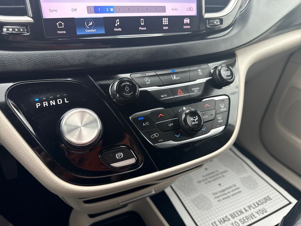 2022 Chrysler Pacifica Touring L