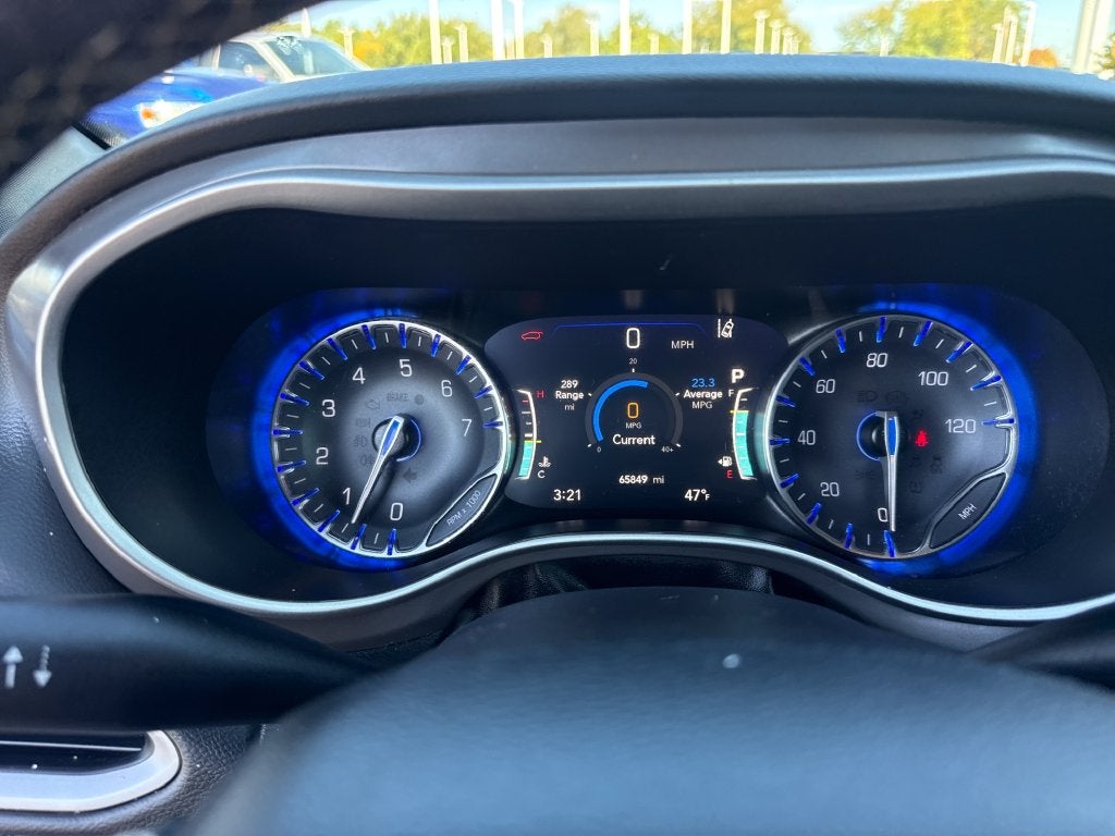 2025 Chrysler Pacifica Select