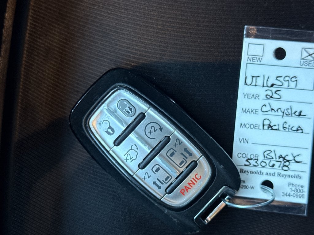 2025 Chrysler Pacifica Select