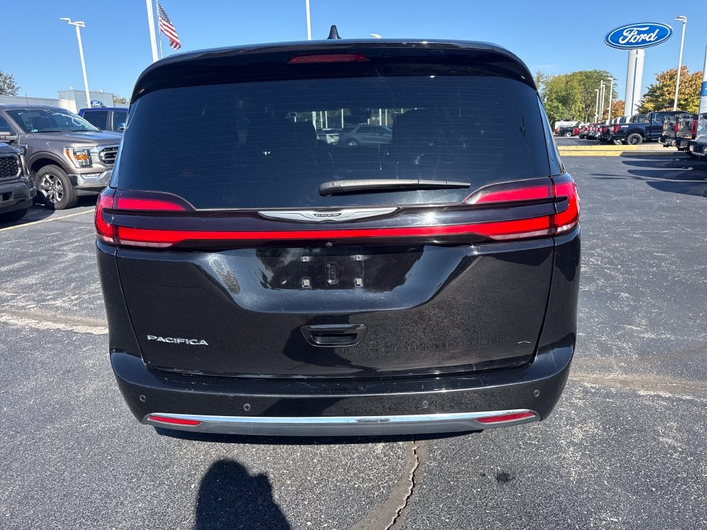 2025 Chrysler Pacifica Select