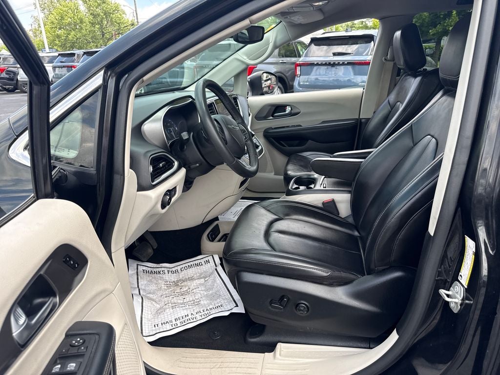 2023 Chrysler Pacifica Touring L