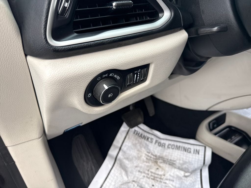2023 Chrysler Pacifica Touring L