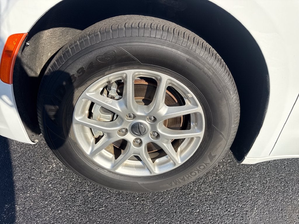2025 Chrysler Pacifica Select