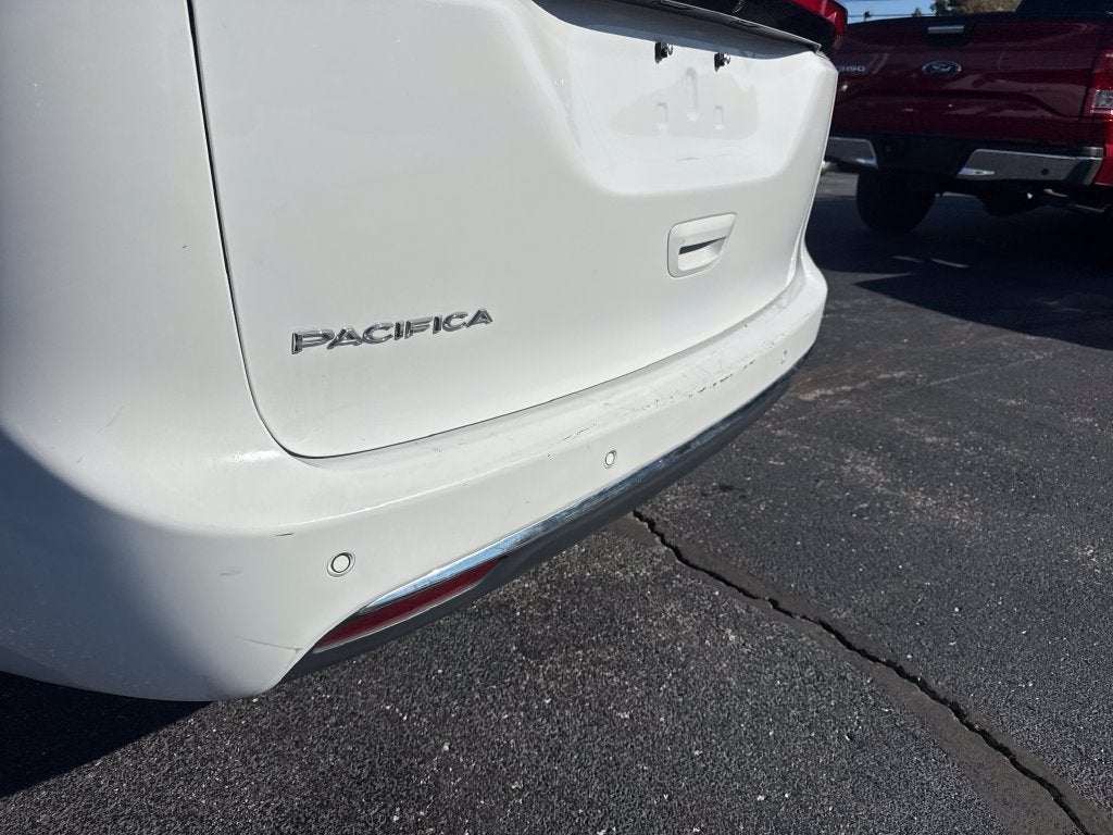 2025 Chrysler Pacifica Select