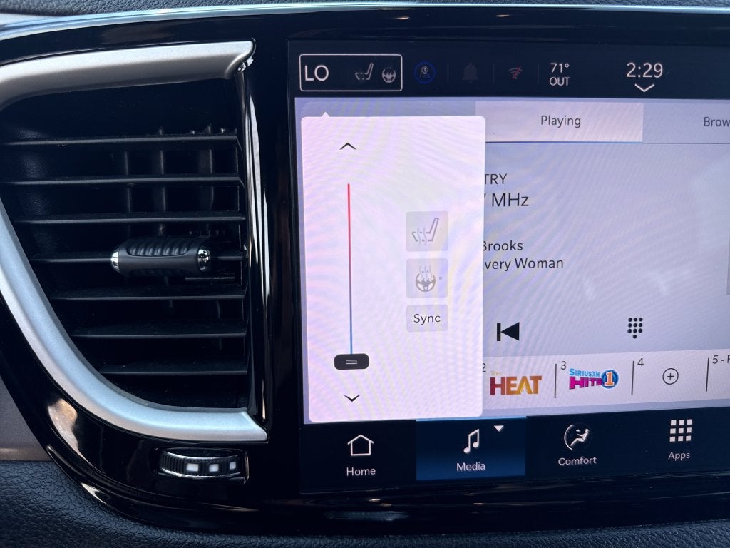 2025 Chrysler Pacifica Select