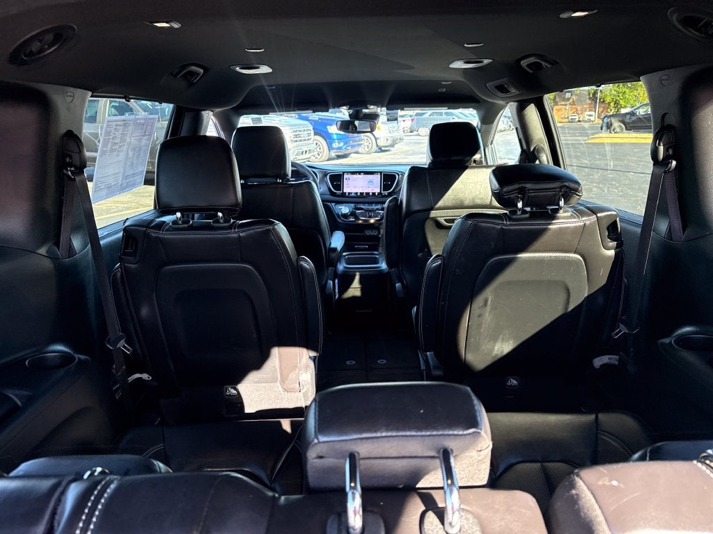 2025 Chrysler Pacifica Select
