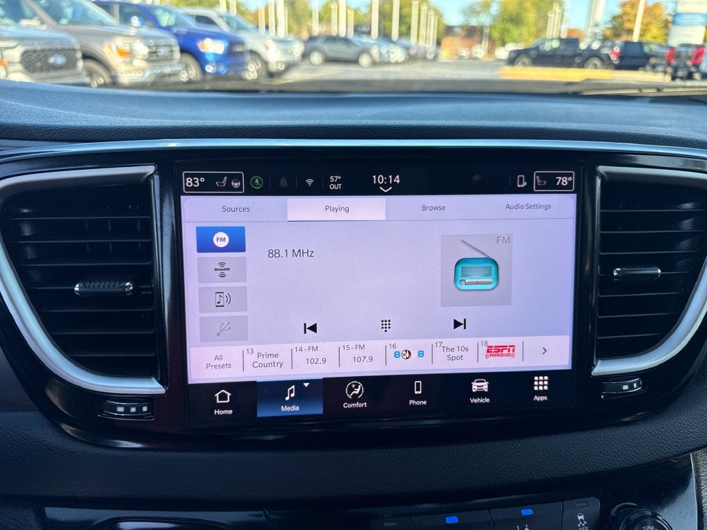 2025 Chrysler Pacifica Select