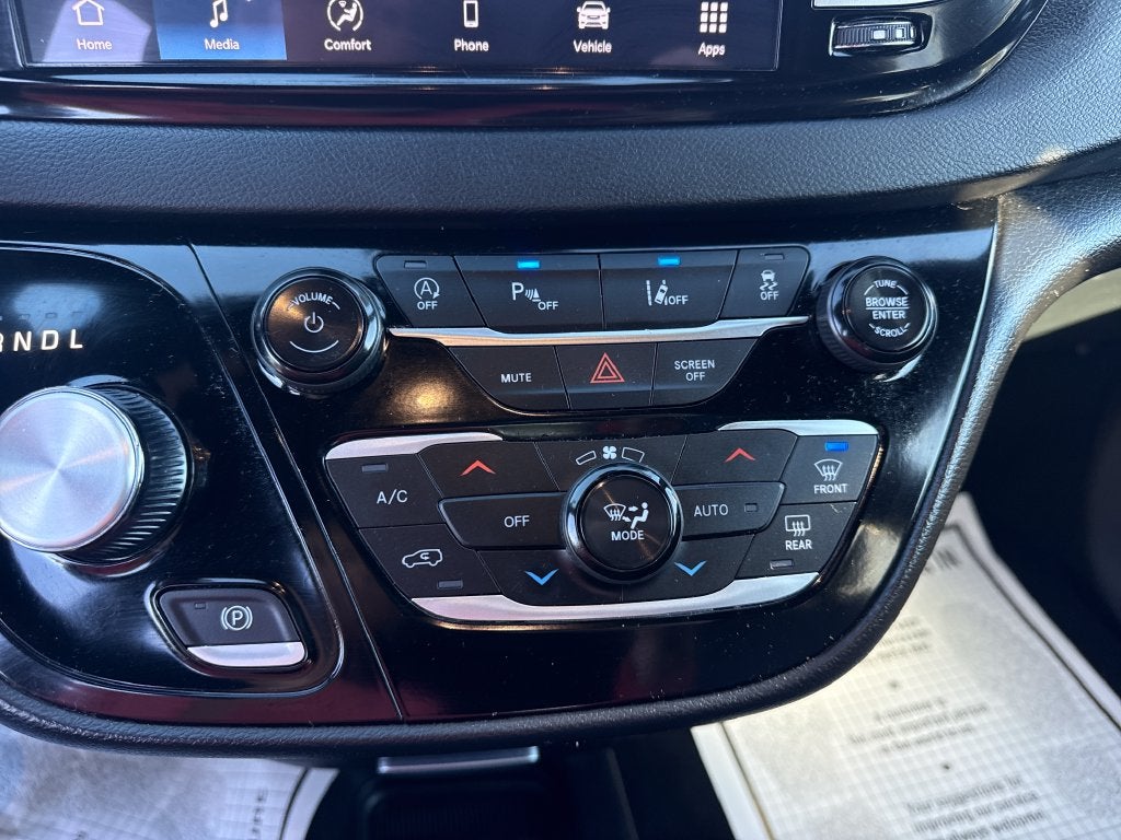 2025 Chrysler Pacifica Select