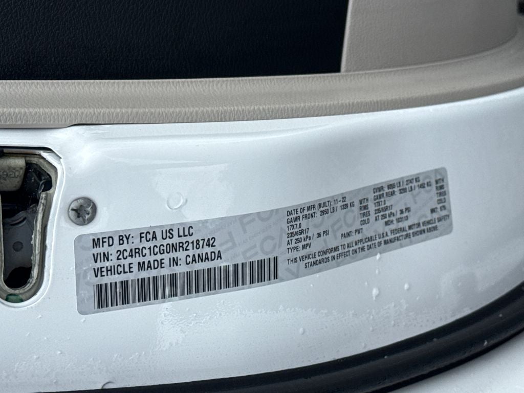 2022 Chrysler Voyager LX