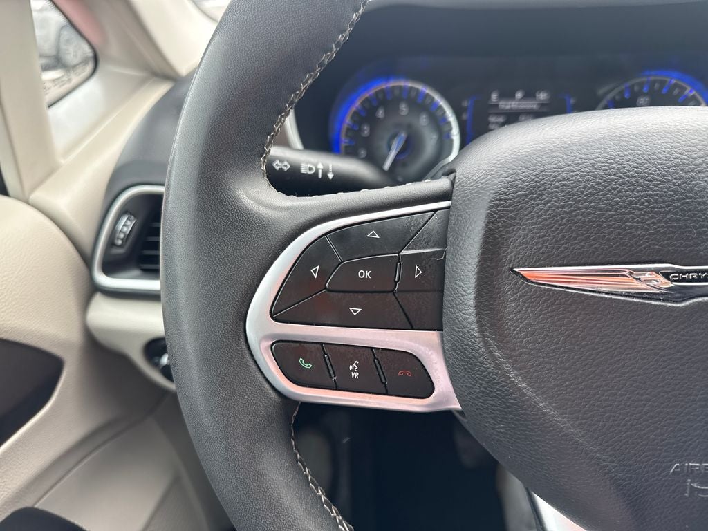 2022 Chrysler Voyager LX