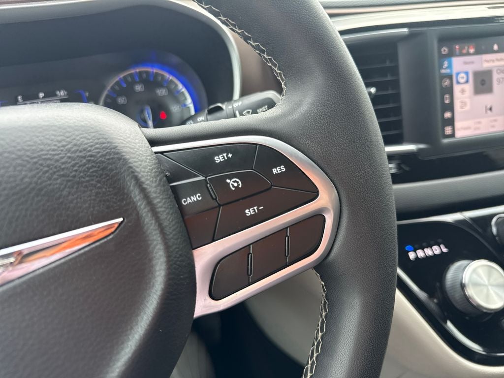 2022 Chrysler Voyager LX