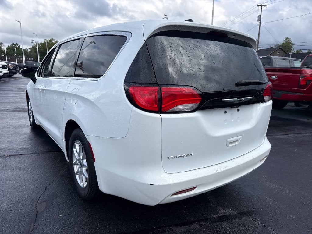 2023 Chrysler Voyager LX