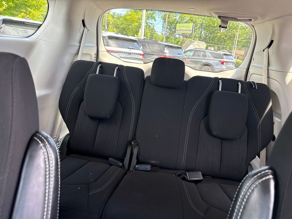 2023 Chrysler Voyager LX