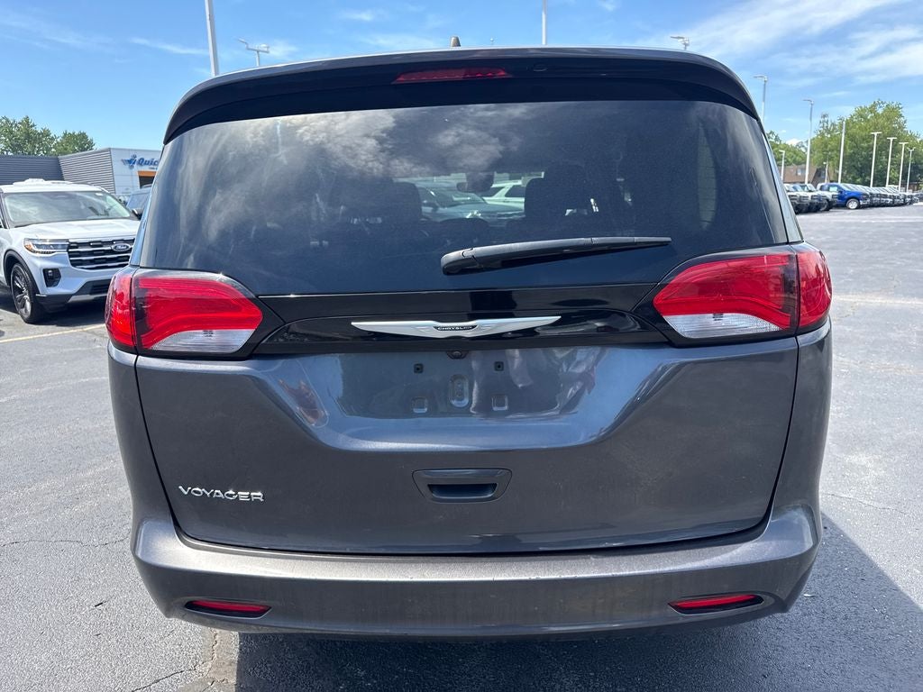 2023 Chrysler Voyager LX