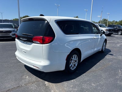 2023 Chrysler Voyager LX