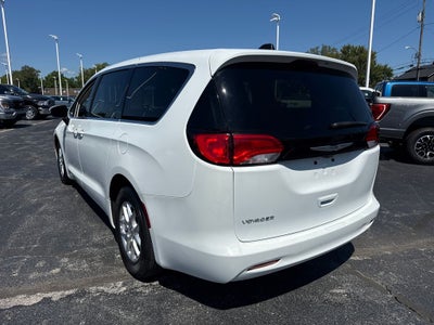 2023 Chrysler Voyager LX