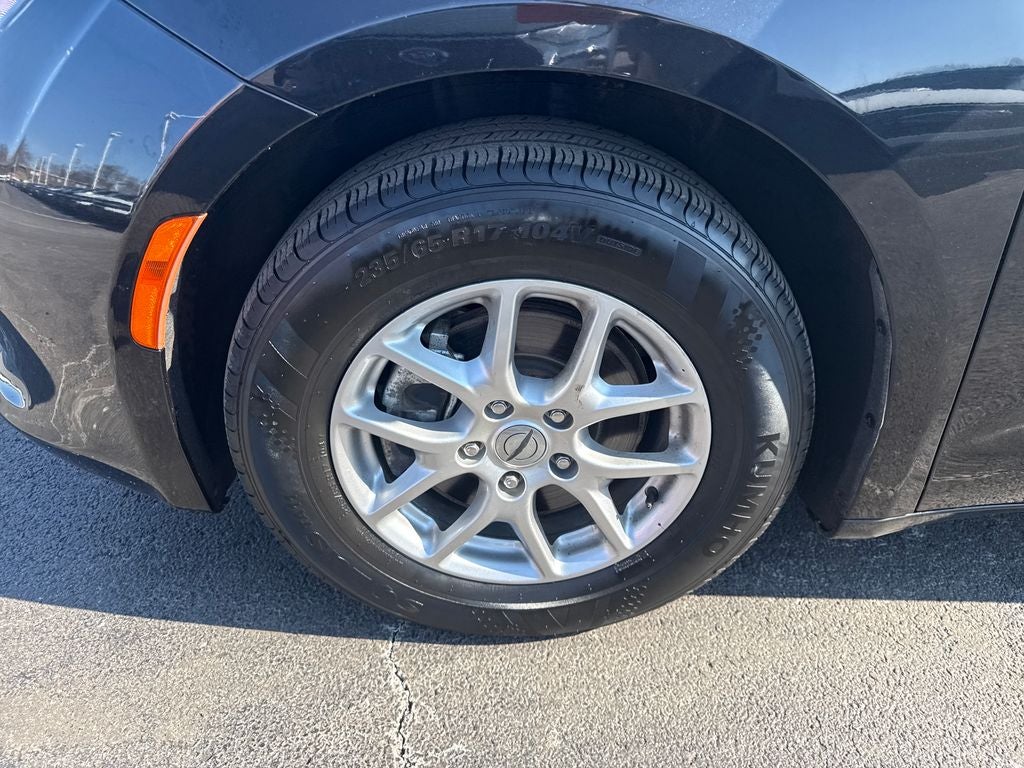 2023 Chrysler Voyager LX