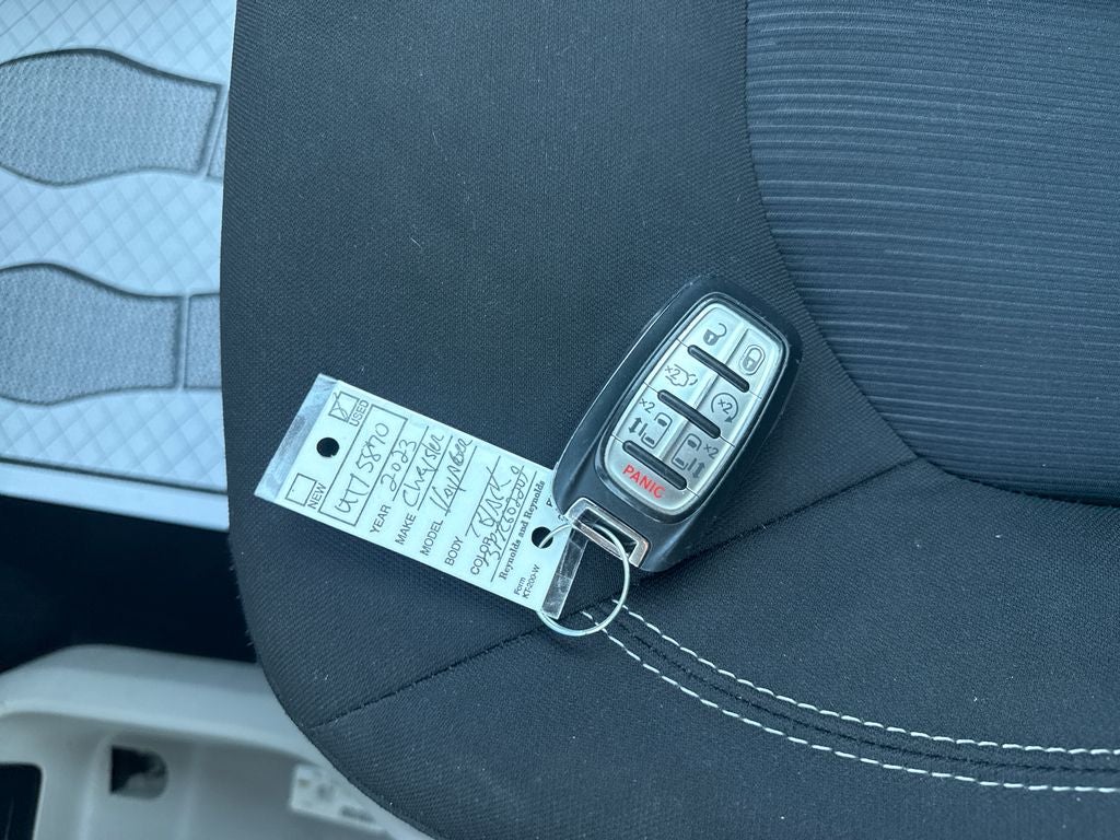 2023 Chrysler Voyager LX