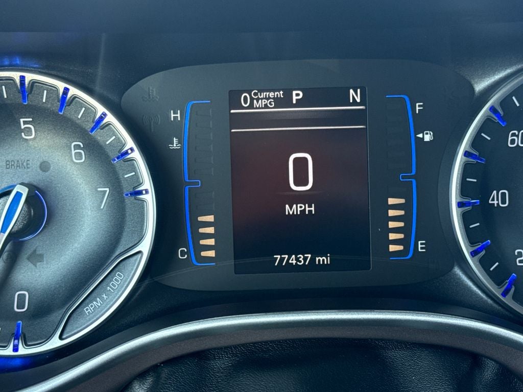 2023 Chrysler Voyager LX