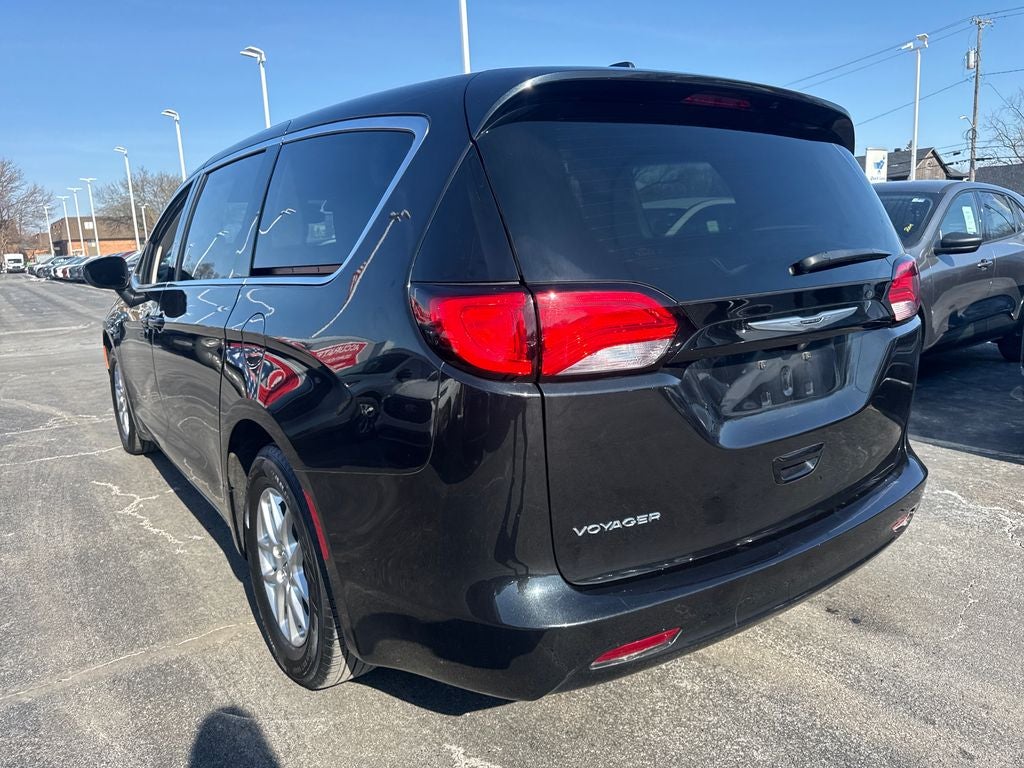 2023 Chrysler Voyager LX
