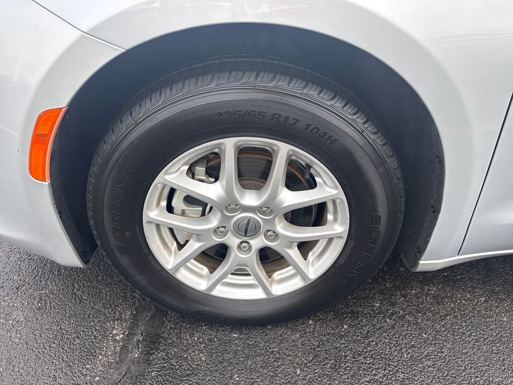 2023 Chrysler Voyager LX