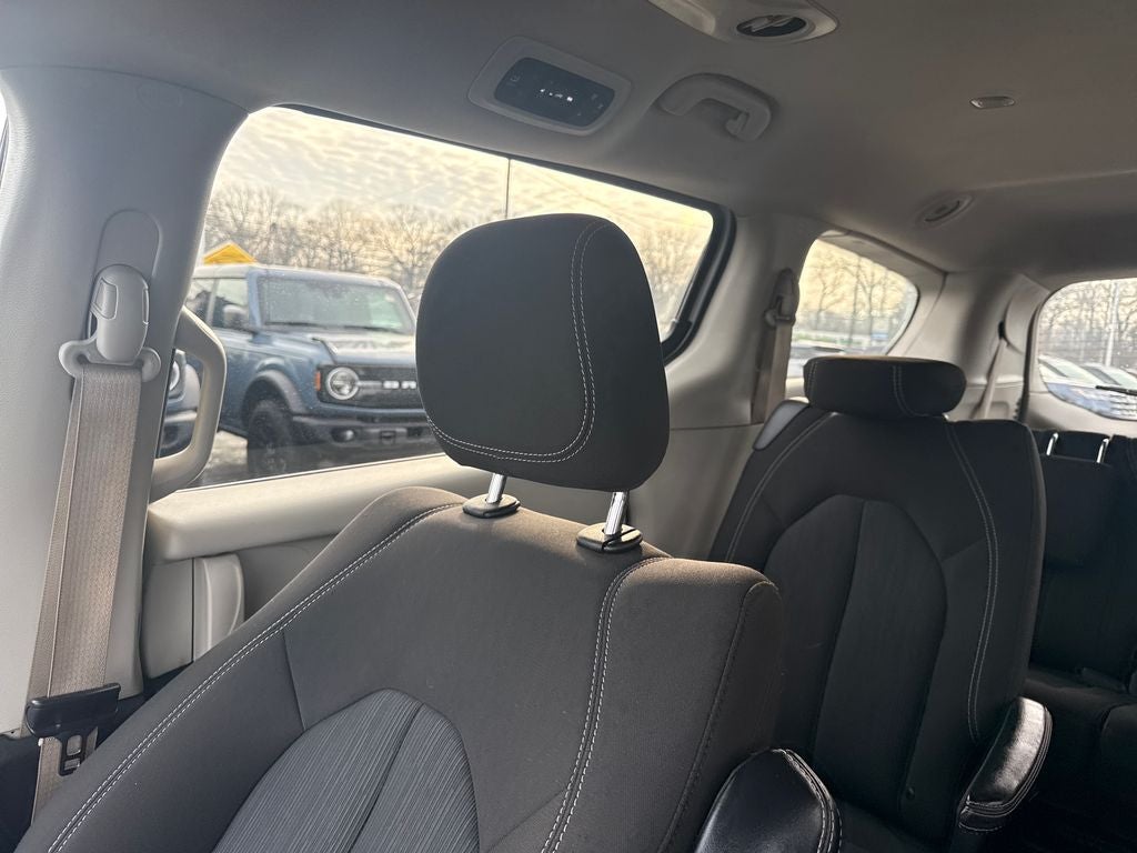 2023 Chrysler Voyager LX