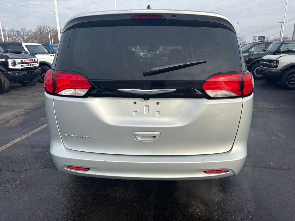 2023 Chrysler Voyager LX