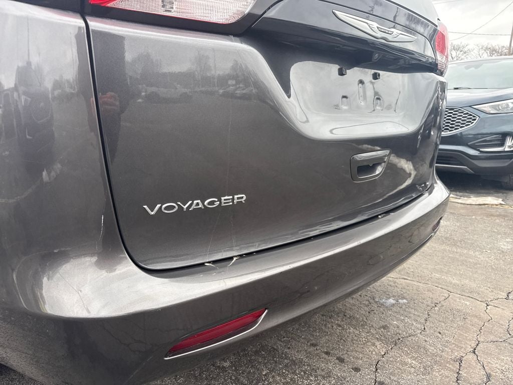 2023 Chrysler Voyager LX