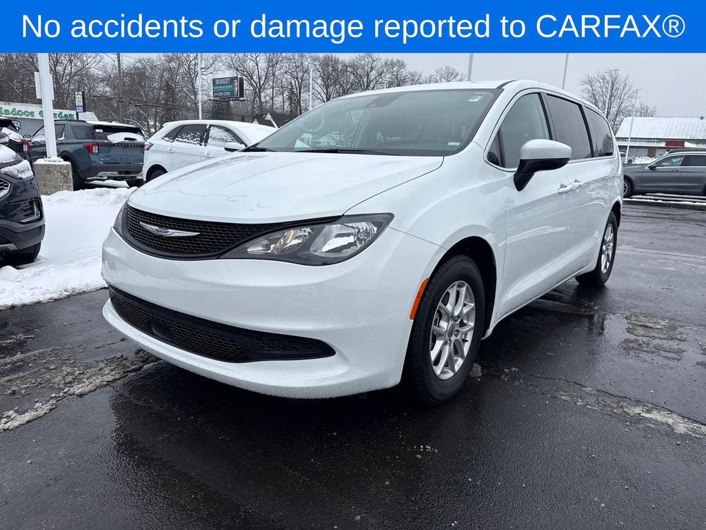 2023 Chrysler Voyager LX