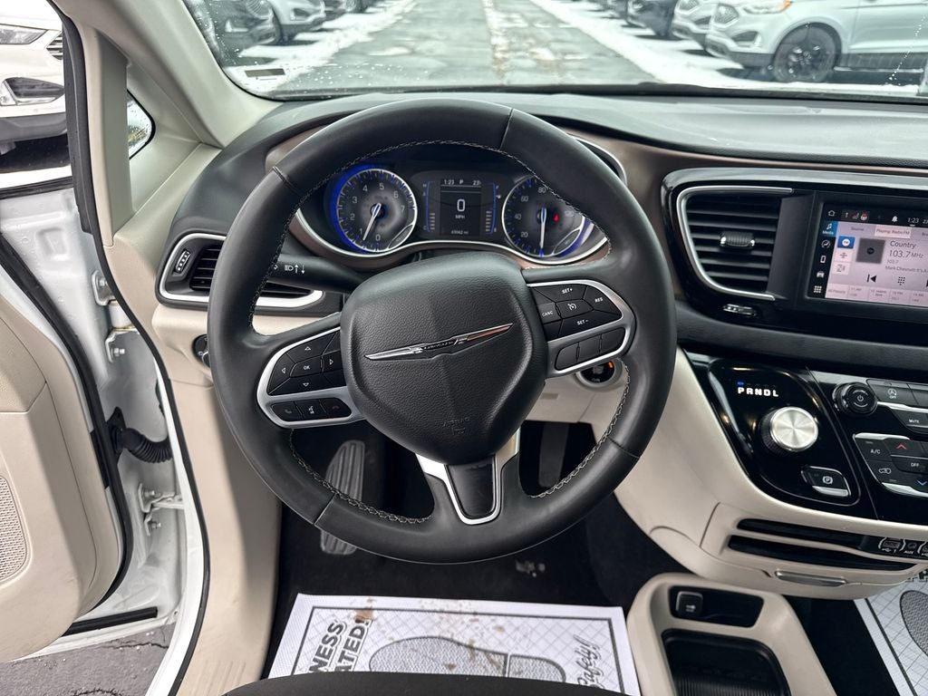 2023 Chrysler Voyager LX