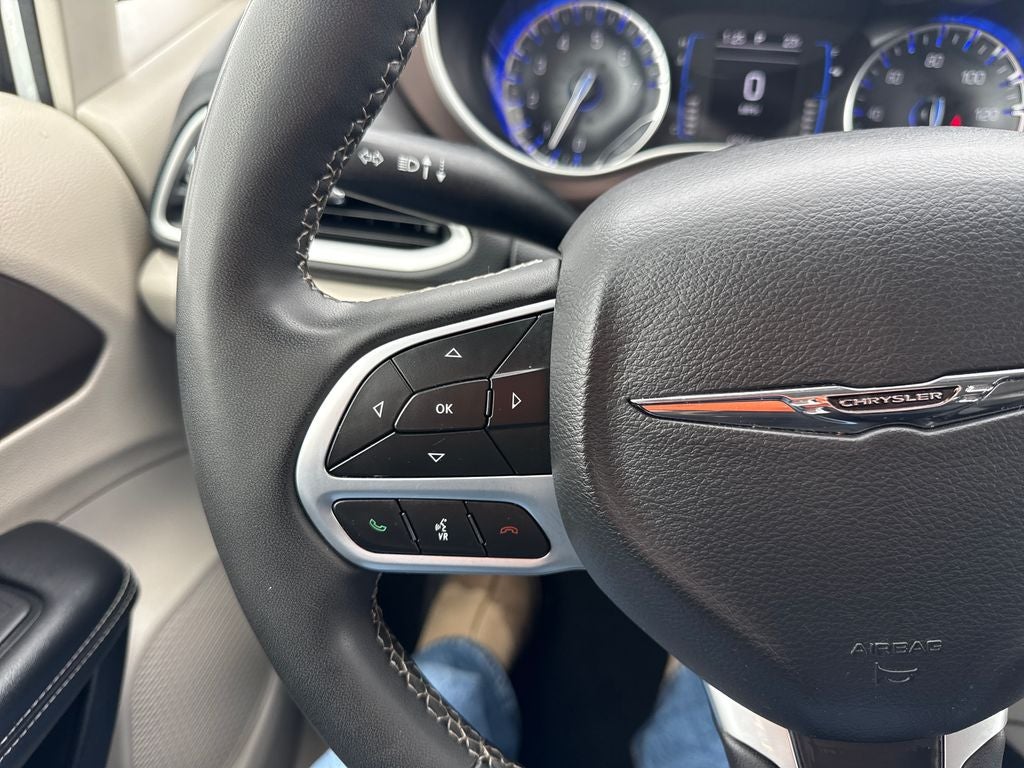 2023 Chrysler Voyager LX