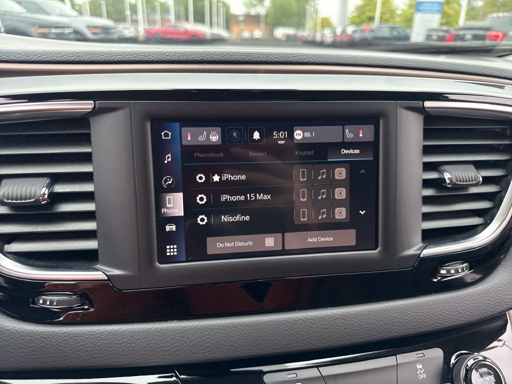 2023 Chrysler Voyager LX