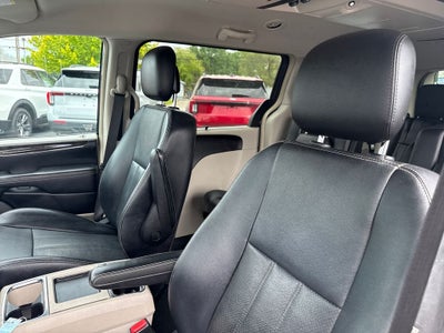 2013 Chrysler Town & Country Touring-L