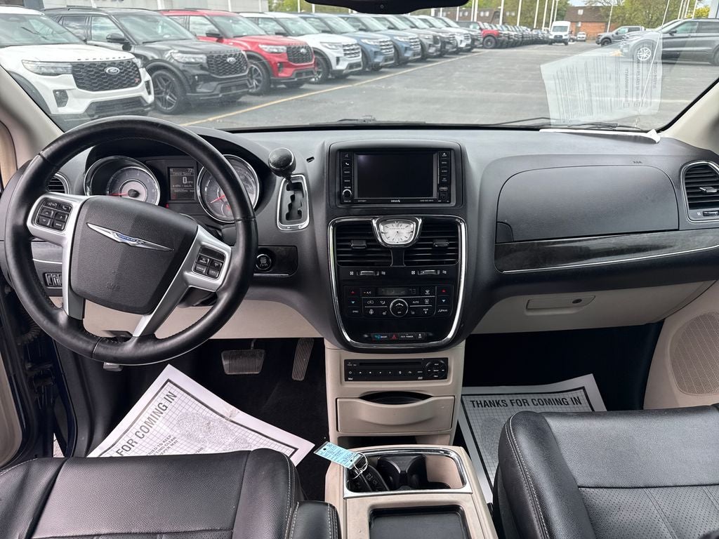 2013 Chrysler Town & Country Touring-L