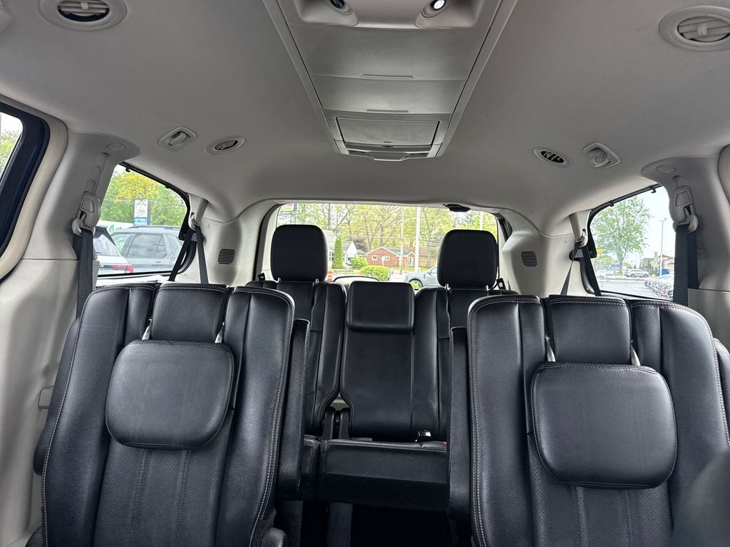 2013 Chrysler Town & Country Touring-L