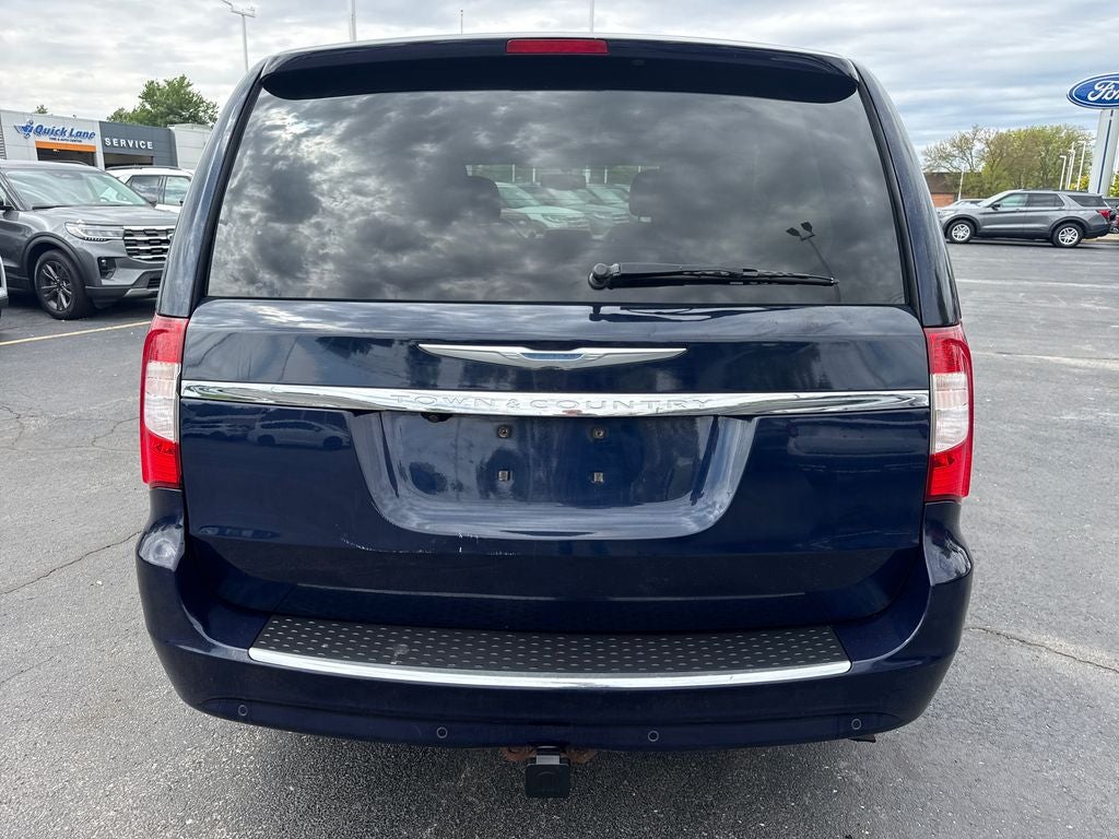 2013 Chrysler Town & Country Touring-L