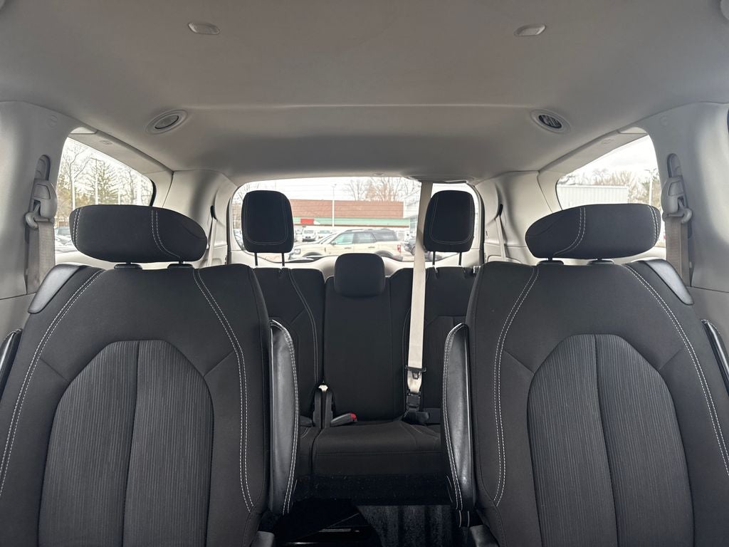 2023 Chrysler Voyager LX