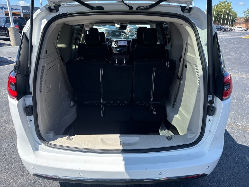 2024 Chrysler Pacifica Hybrid Select