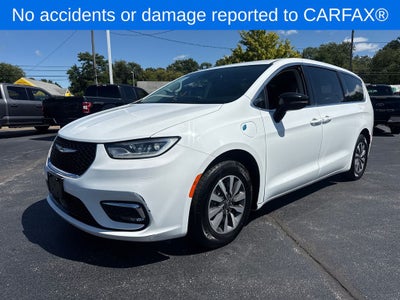 2024 Chrysler Pacifica Hybrid Select