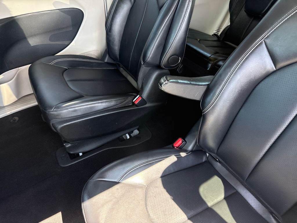 2024 Chrysler Pacifica Hybrid Select