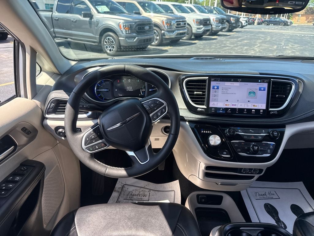 2024 Chrysler Pacifica Hybrid Select