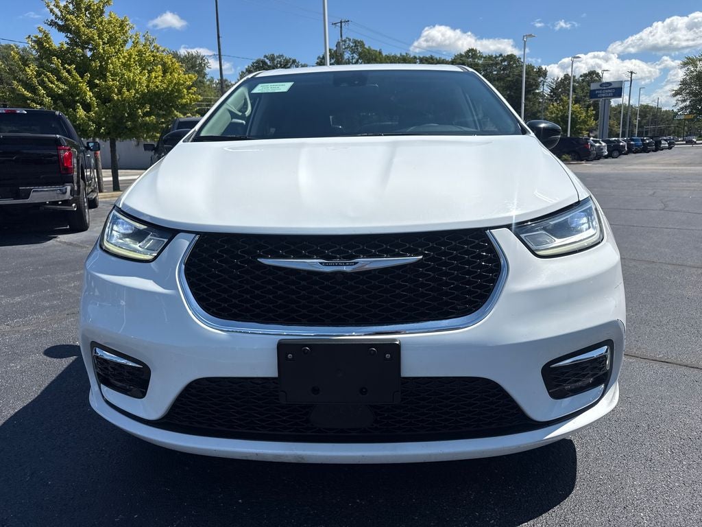2024 Chrysler Pacifica Hybrid Select
