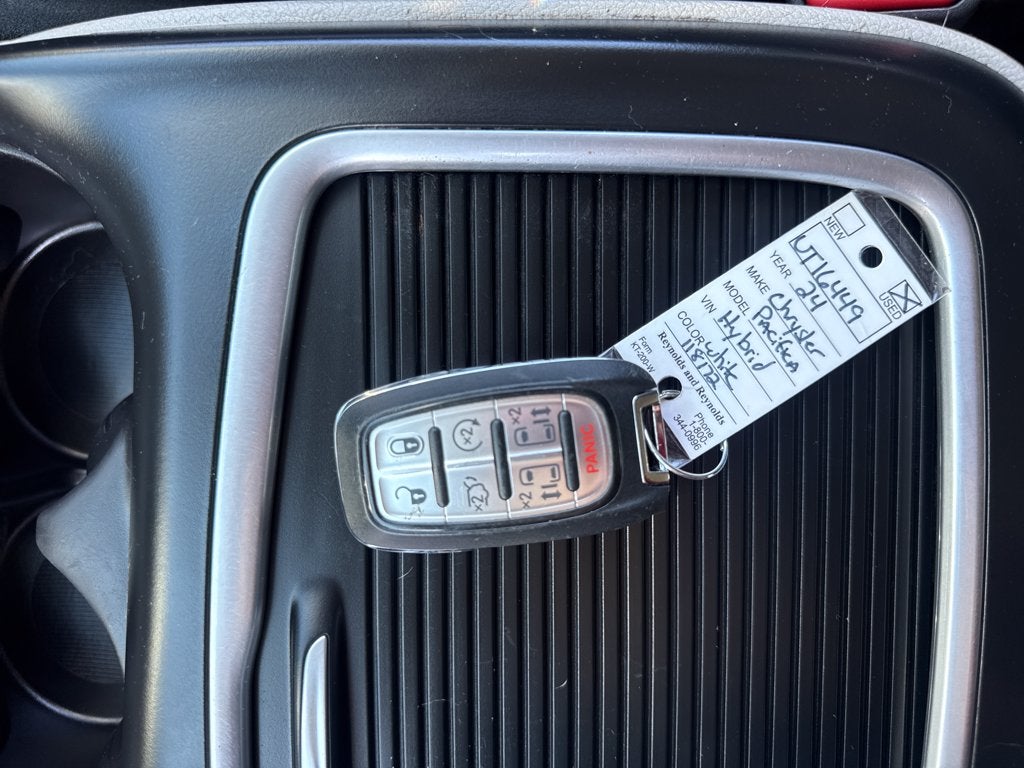 2024 Chrysler Pacifica Hybrid Select