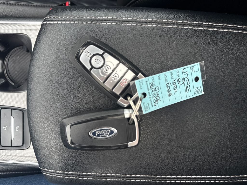 2023 Ford Edge Titanium