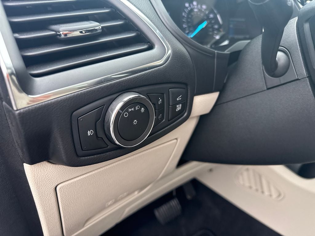 2023 Ford Edge Titanium