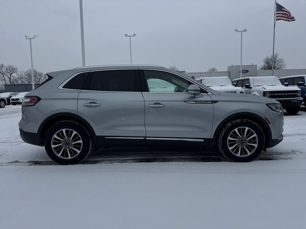 2022 Lincoln Nautilus Standard