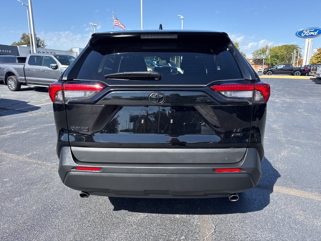 2025 Toyota RAV4 LE