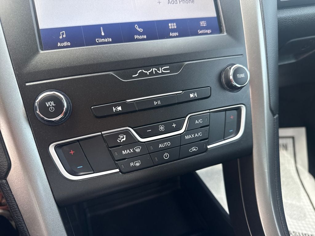 2020 Ford Fusion SE