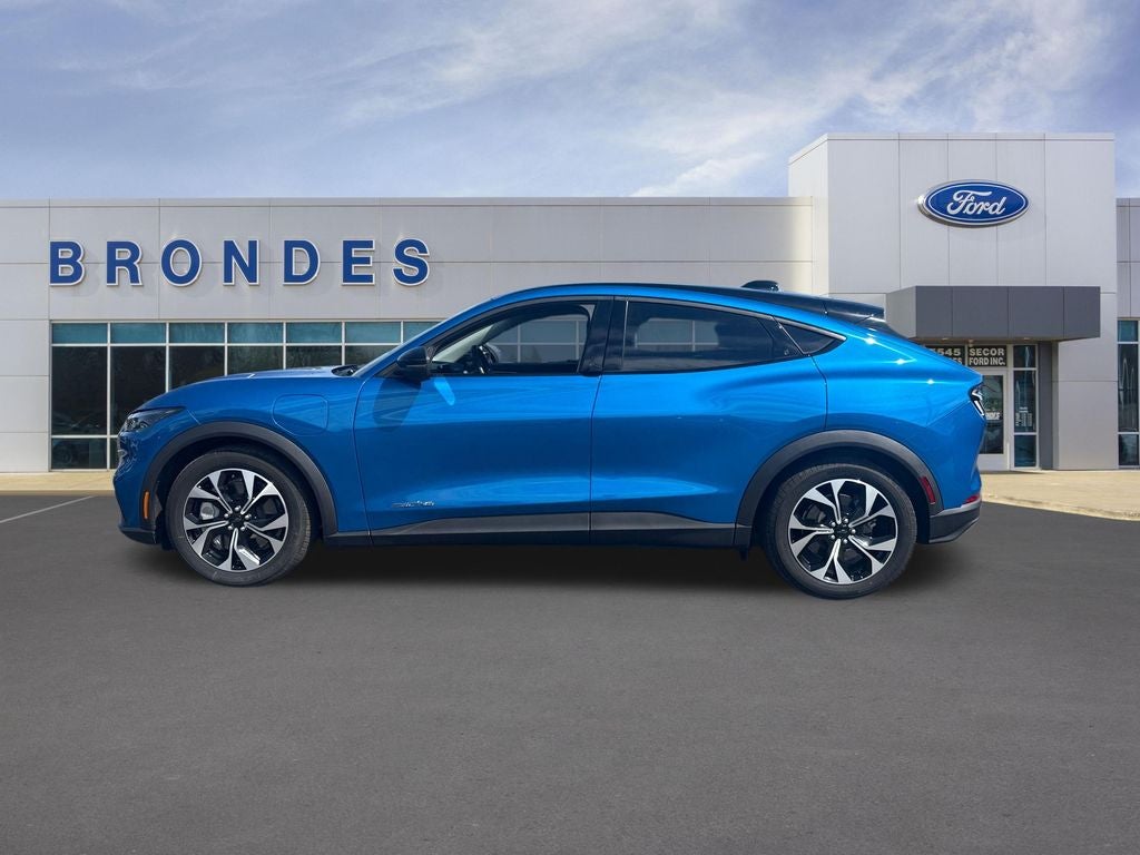 2025 Ford Mustang-Mach-e Select's photo