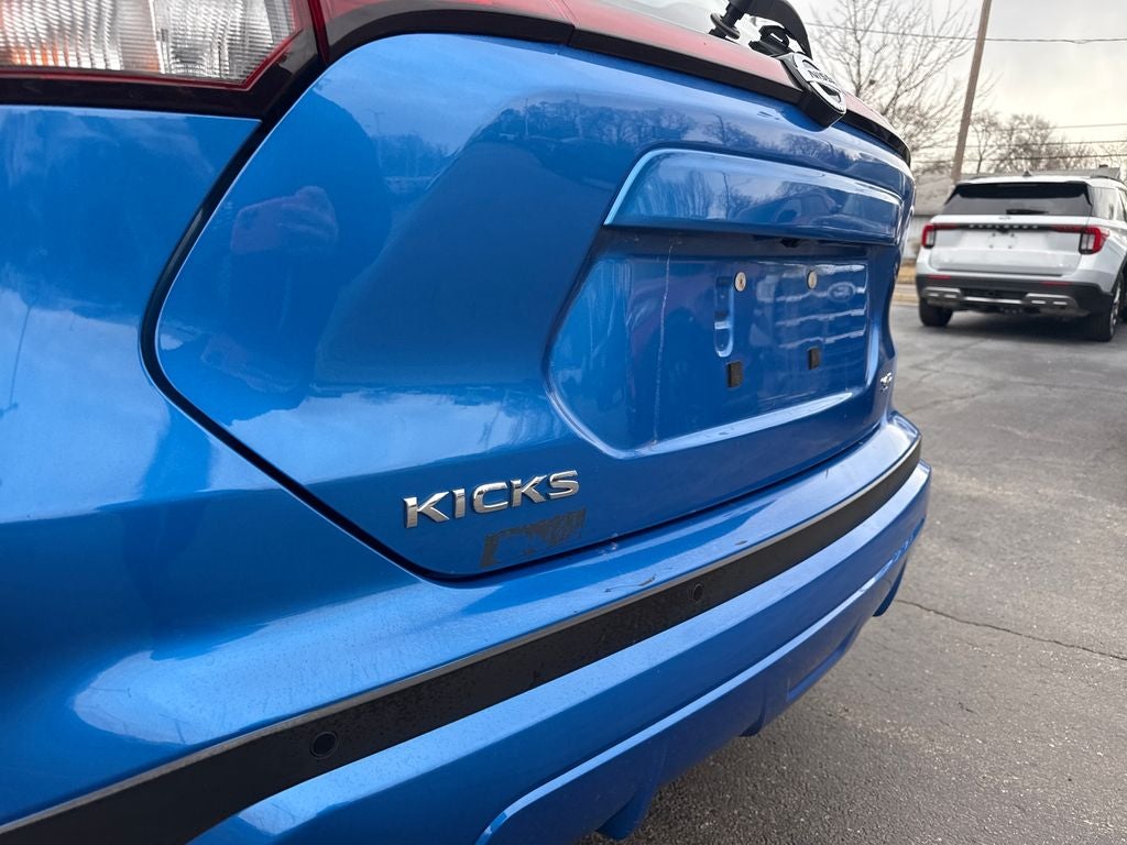 2021 Nissan Kicks SR